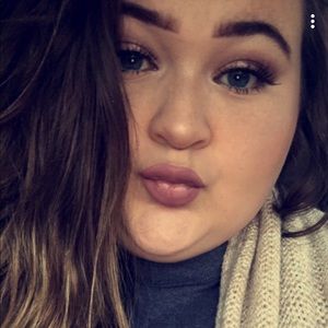 Meet your Posher, Lena